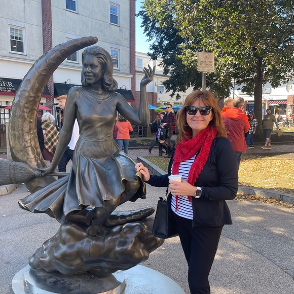 Meet your Posher, Leona - Picture 12 of 15